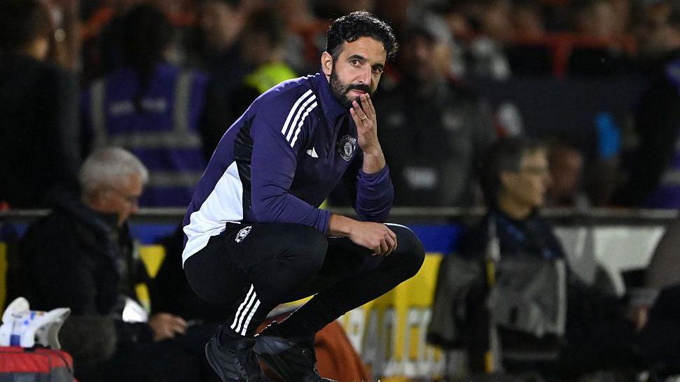 Cowering Amorim: Can Manchester United’s Under-Fire Manager Recover?